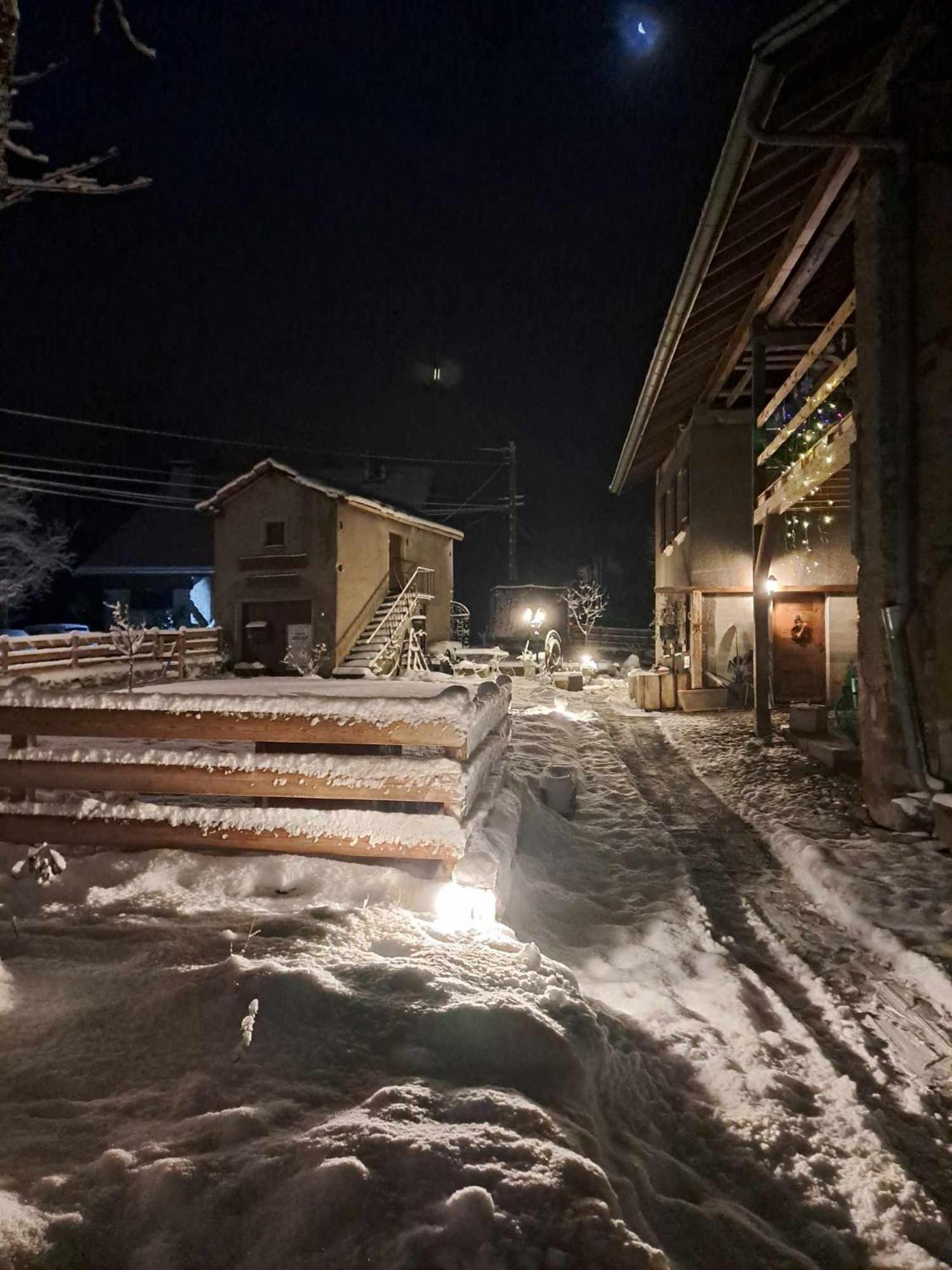Maison D'Hotes Des Bassins D'Oche Saint-Paul-en-Chablais Esterno foto